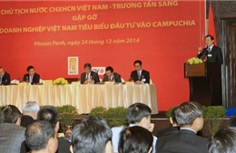 Chủ tịch nước thăm Đại sứ quán Việt Nam tại Campuchia